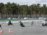 L1350458