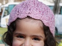 L1220200  mein schönstes Erlebnis in Marokko Ifrane, eine junge Familie mit zwei Töchtern steht neben mir. Ich schaue das kleine Mädchen an und wir lächeln uns zu. Einen kleinen Moment später kommt die Mutter mit dem Kind und fragt ob ihre Tochter mich küssen darf. Ich war sprachlos und wir küssten uns auf die Wangen. Voller Stolz ließ sie sich fotographieren. Heute weiß ich nicht mehr wer stolzer und bewegter war